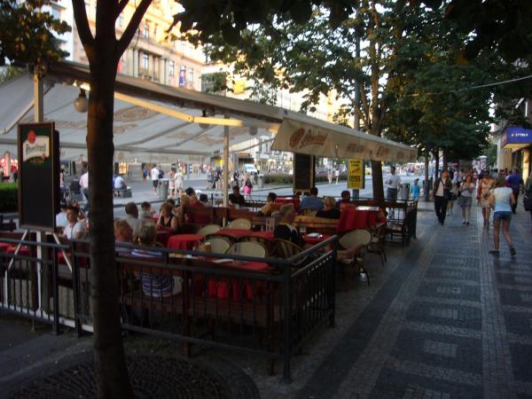 Letní zahrádka Triton Bar Restaurantu